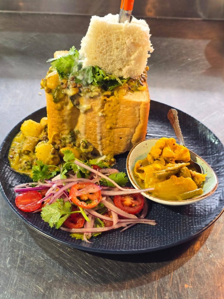 pork-vindaloo-bunny-chow-urban- playground